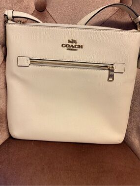 LIKE NEW Coach Rowan File Bag Chalk White Crossgrain Leather Crossbody C1556